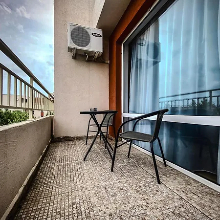 265, Nessebar Club, Pool View 公寓 *